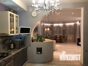 Дом 250м&sup2;, 2-этажный, посуточно, 