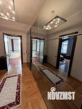 Коттедж 1060м&sup2;, 2-этажный, участок 35 сот.  