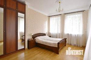 Дом 620м², 2-этажный, участок 21 сот.  