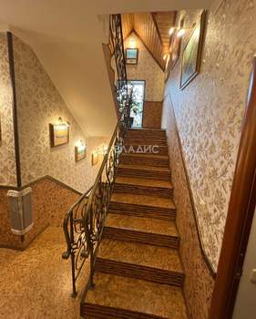 Дом 350м², 4-этажный, участок 3 сот.  
