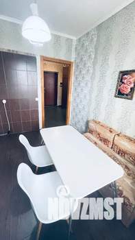 1-к квартира, посуточно, 35м2, 5/19 этаж