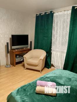 1-к квартира, посуточно, 47м2, 3/3 этаж