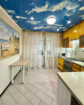 2-к квартира, вторичка, 55м2, 1/5 этаж