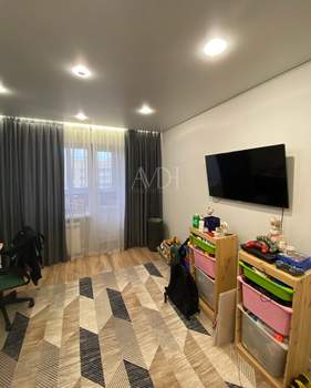 4-к квартира, вторичка, 73м2, 9/9 этаж