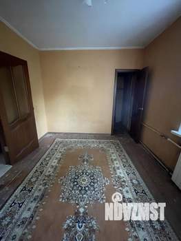 2-к квартира, вторичка, 32м2, 1/4 этаж