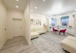 2-к квартира, вторичка, 74м2, 1/7 этаж