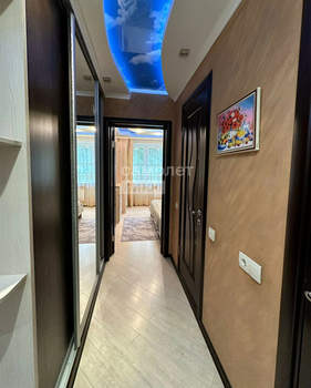 2-к квартира, вторичка, 55м2, 1/5 этаж