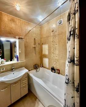 2-к квартира, вторичка, 65м2, 10/19 этаж