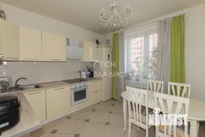 2-к квартира, вторичка, 64м2, 10/16 этаж