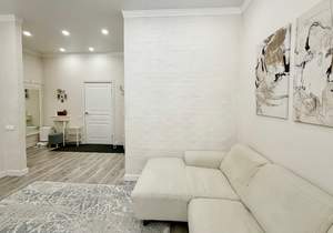 2-к квартира, вторичка, 74м2, 1/7 этаж