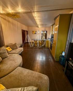 2-к квартира, вторичка, 65м2, 8/9 этаж