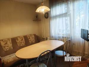 2-к квартира, вторичка, 60м2, 1/10 этаж