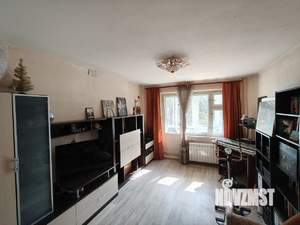 2-к квартира, вторичка, 60м2, 1/10 этаж